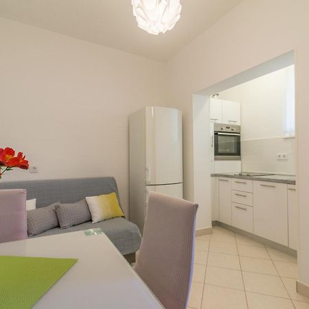 Apartments Tolic Biograd Na Moru Bagian luar foto