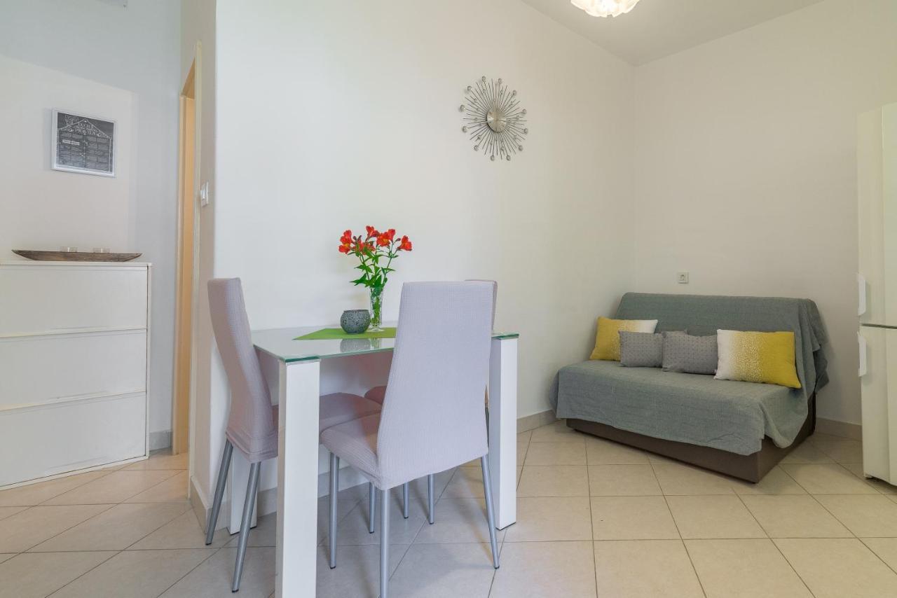 Apartments Tolic Biograd Na Moru Bagian luar foto