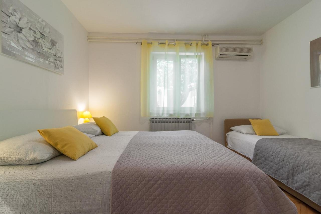 Apartments Tolic Biograd Na Moru Bagian luar foto