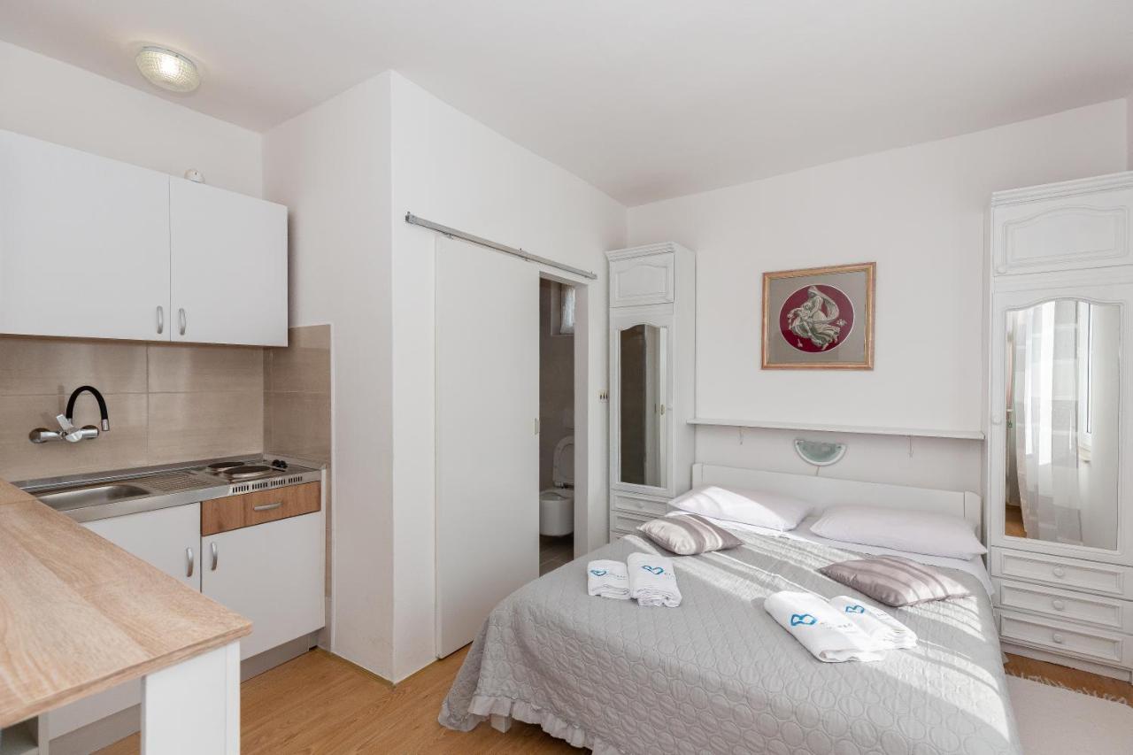 Apartments Tolic Biograd Na Moru Bagian luar foto