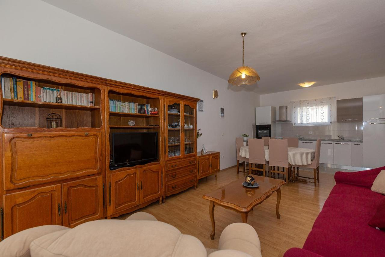 Apartments Tolic Biograd Na Moru Bagian luar foto