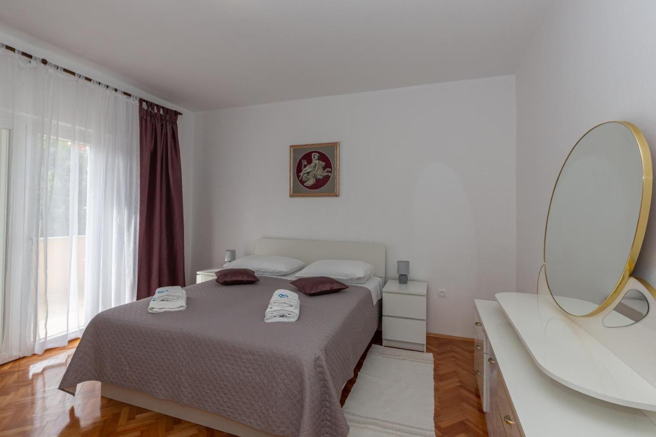 Apartments Tolic Biograd Na Moru Bagian luar foto