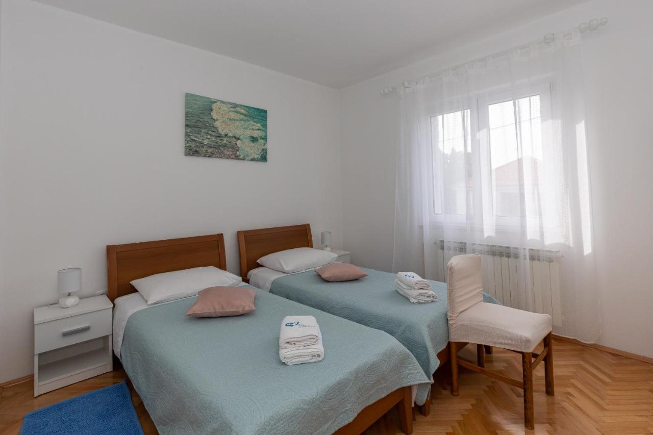 Apartments Tolic Biograd Na Moru Bagian luar foto