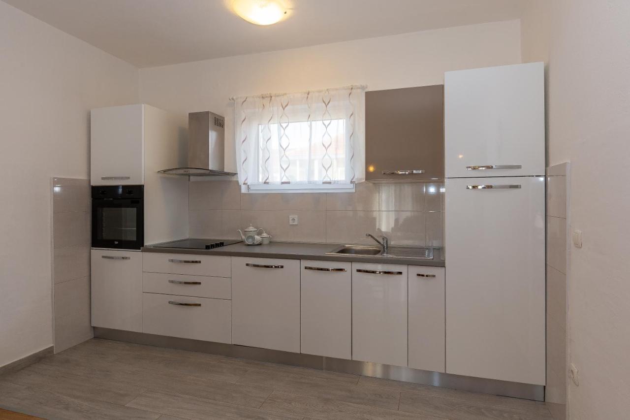 Apartments Tolic Biograd Na Moru Bagian luar foto