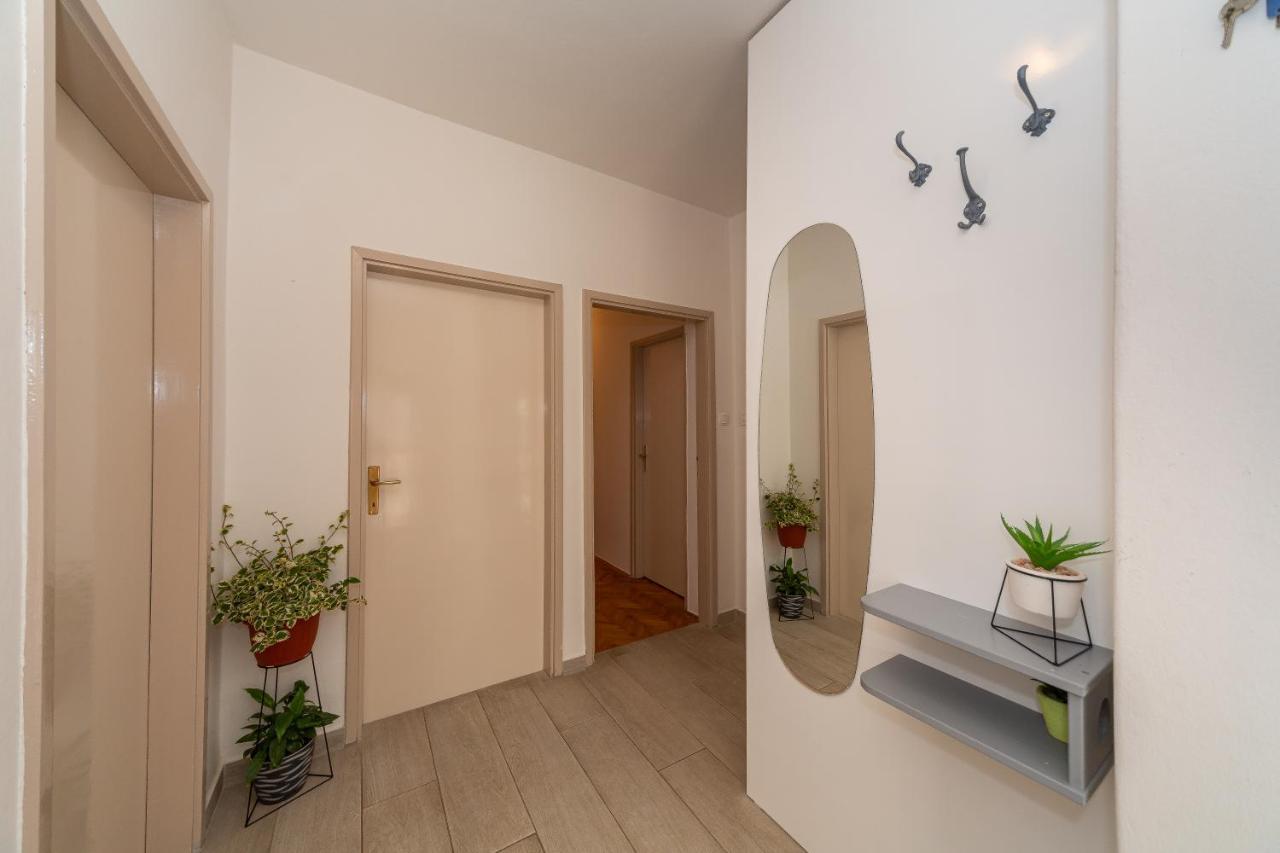 Apartments Tolic Biograd Na Moru Bagian luar foto